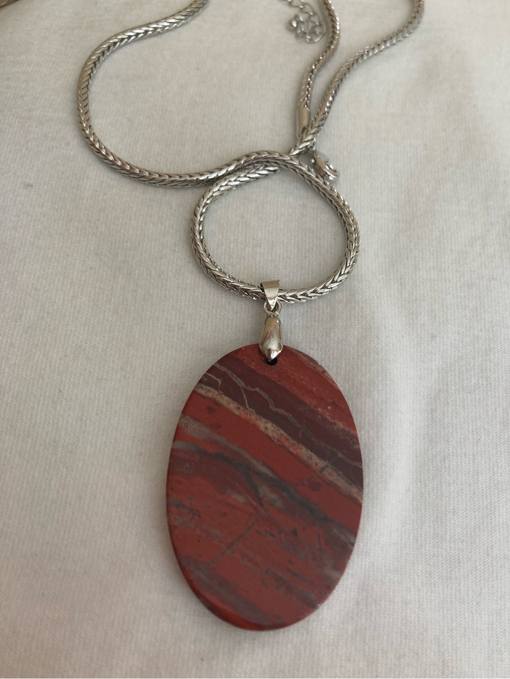Reddish Brown Agate Natural Stone Pendant Necklace Marked 18KG - Picture 6 of 7